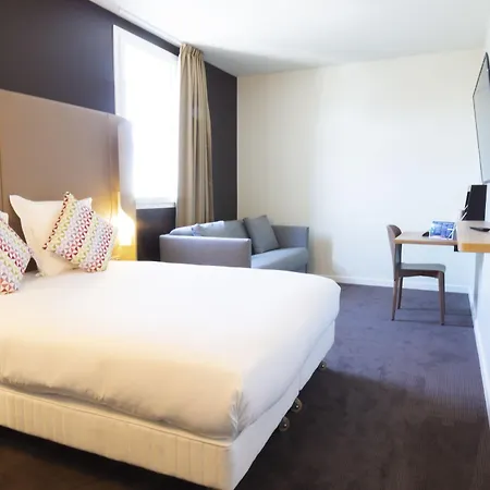 Campanile Centre St Roch Hotell 3*