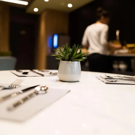 Szálloda Campanile Centre St Roch 3*