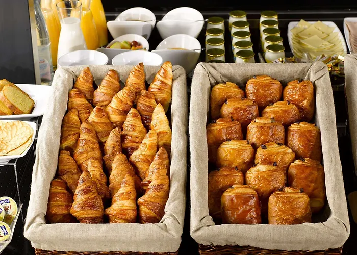 Campanile Centre St Roch Hotel 3*