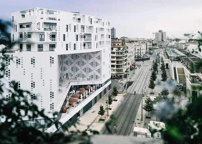 Hotel Campanile Centre St Roch 3*