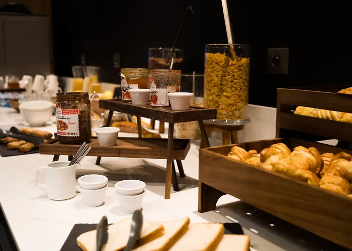 Hotel Campanile Centre St Roch