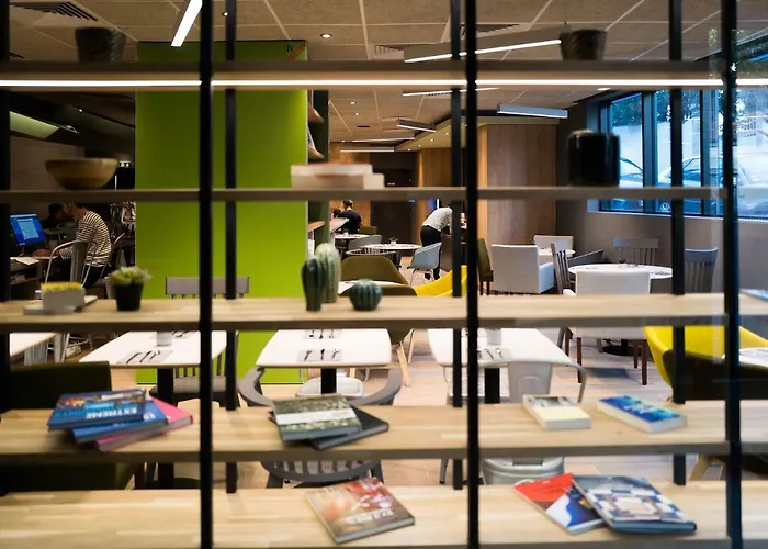 Campanile Centre St Roch 3*